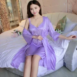 Nuisette 2 Pièces Satin Avec Kimono Assorti(Nuisette 2 Pieces Satin) -Pyjama Original H908391737d744adf8a7de7b0d6f19cb8A