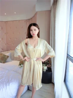 Nuisette 2 Pièces Satin Avec Kimono Assorti(Nuisette 2 Pieces Satin) -Pyjama Original Hb34ca7110ec44a4880d938e1c5fa0c43P